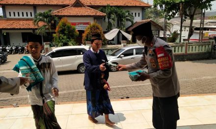 Biarpun Sedang Berpuasa Maskernya Tetap Di Pakai yaa..