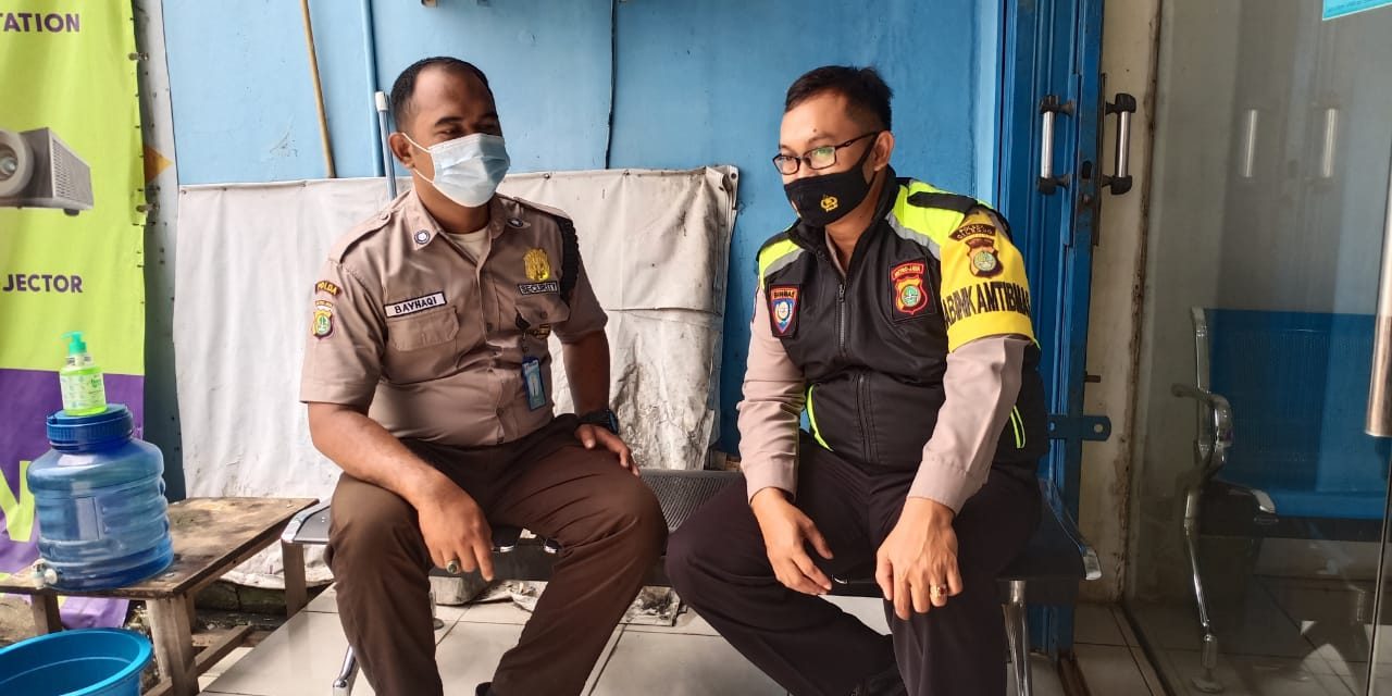 Door To Door Sytem Bhabinkamtibmas Sambangi Pos Security