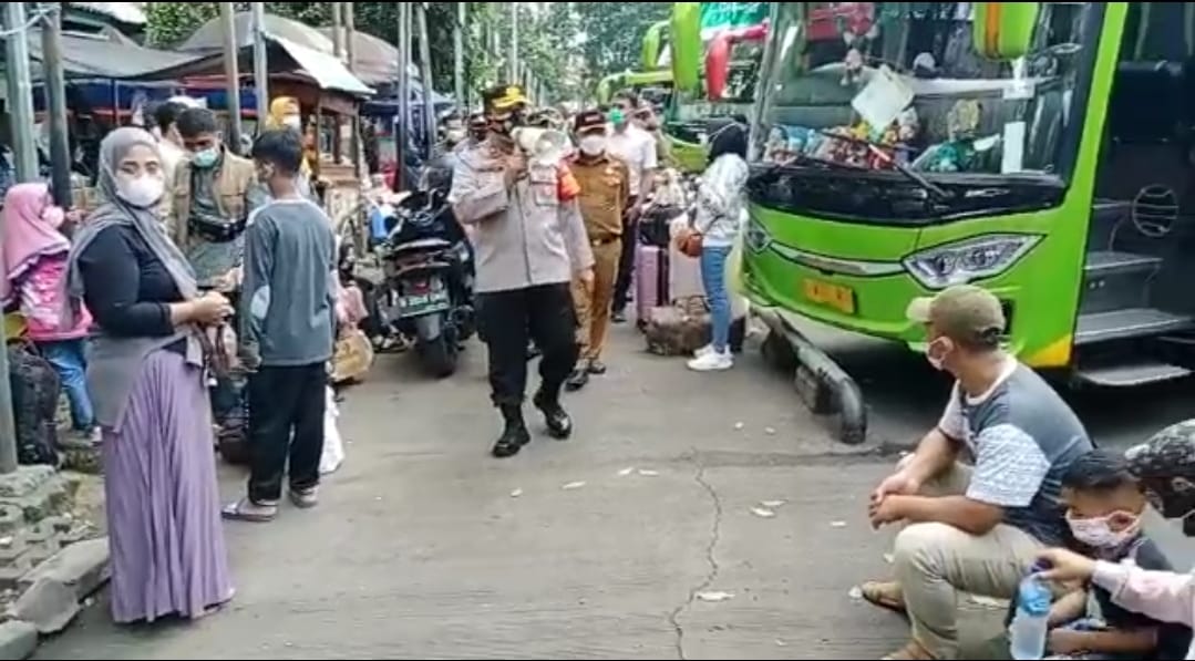 Kapolsek Cipondoh Rapat Koordinasi 3 Pilar Dengan Kepala Terminal Bus Poris Plawad, Monitoring Pemudik Serta Himbauan Prokes