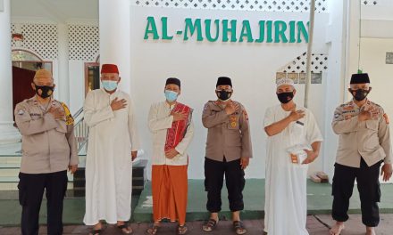 Sambut Idul Fitri 1442 H Jajaran Polsek Cipondoh Bersih Bersih Tematik Peremajaan Masjid Al Muhajirin Kel Cipondoh