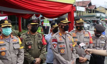 Wakapolda Metro Jaya,Brigjen Pol Hendro Pandowo Didampingi Kapolres Metro Tangerang Kota & Dandim 0506 Tangerang Mengadakan Pengecekan Ke Pos Pam Terpadu Jatake Jatiuwung Yang Melaksanakan Rapid Tes Antigen Bagi Warga Yang Pulang Mudik Lebaran