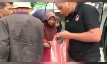 Pembagian Takjil Gratis Oleh Jajaran Sat Resnarkoba Polres Metro Tangerang Kota