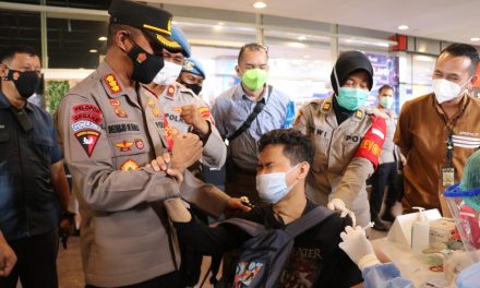 Menyambut HUT Bhayangkara Ke 75 Polres Metro Tangerang Kota Melaksanakan Kegiatan Vaksinasi Massal Di Mall Tangcity Kota Tangerang