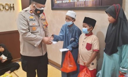 Polsek Cipondoh Gelar Pengajian Rutin dan Santunan Anak Yatim Piatu