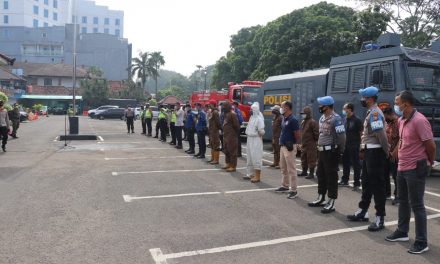 Penyemprotan disinfektan merupakan misi Forkopimda (Forum Komunikasi Pimpinan Daerah) dalam melakukan mitigasi penyebaran Covid-19 (Corona Virus Disease 2019).