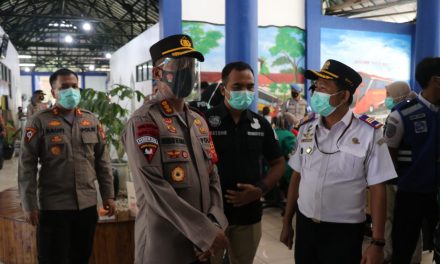 Menyambut HUT Bhayangkara Ke-75 Polres Metro Tangerang Kota Melaksanakan Kegiatan Vaksinasi Massal Di Terminal Bus Poris Plawad Kota Tangerang