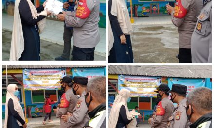 Giat penyemprotan disinfektan dalam rangka memutus mata rantai covid 19.dari Polsek Ciledug .