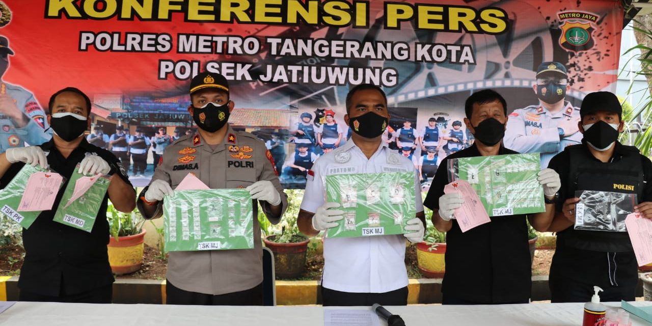 KONFERENSI PERS UNGKAP KASUS NARKOTIKA JENIS SABU  DI WILAYAH  CURUG KABUPATEN TANGERANG.