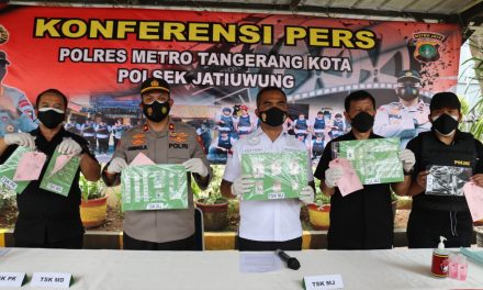 KONFERENSI PERS UNGKAP KASUS NARKOTIKA JENIS SABU  DI WILAYAH  CURUG KABUPATEN TANGERANG.