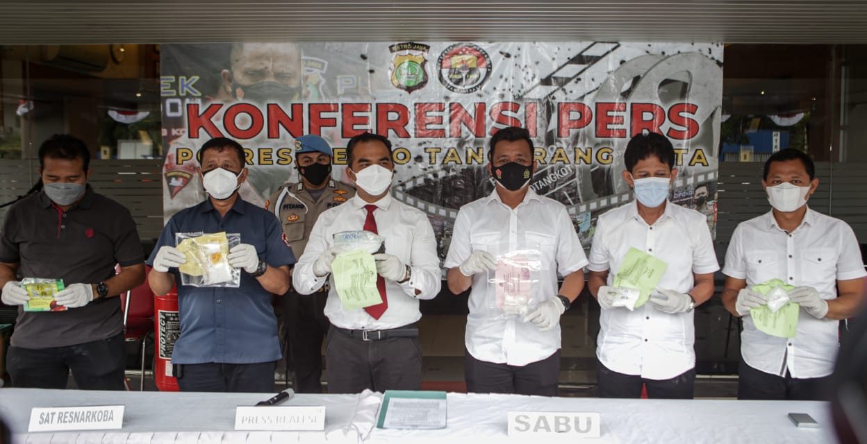 KONFERENSI PERS PENGUNGKAPAN TINDAK PIDANA NARKOTIKA JENIS SABU SEBERAT 924,72 GRAM JARINGAN LAPAS