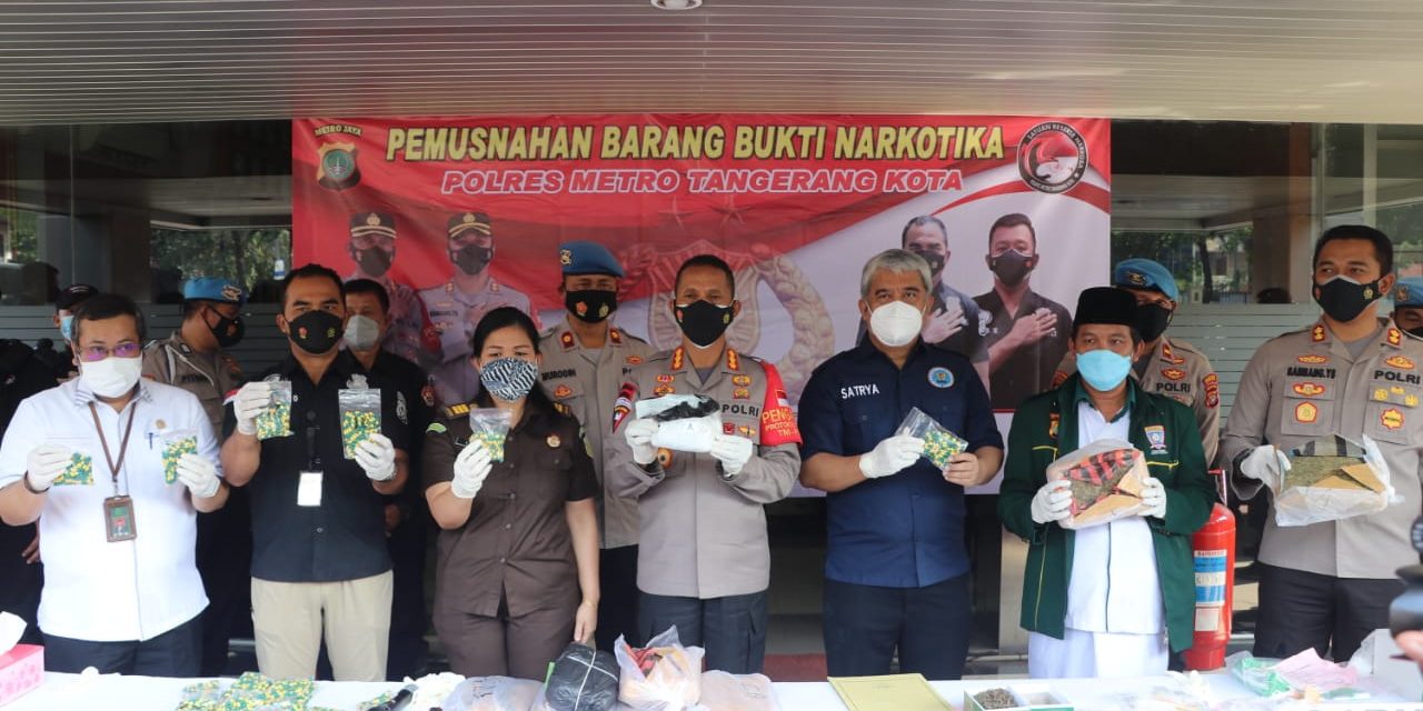 Polres Metro Tangerang Kota Tangerang Kota Musnahkan Barang Bukti Narkotika Jenis Ganja, Ekstasi dan Sabu.