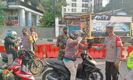 Pengecekan Pos Penyekatan PPKM Darurat Covid-19 di Kawasan Niaga Terpadu Batuceper.