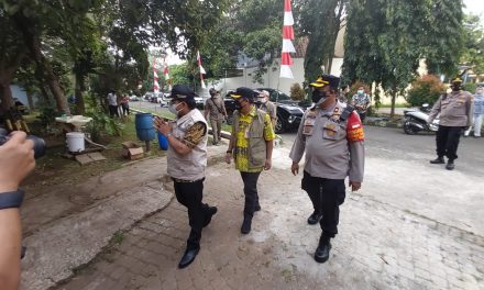 Wakil Walikota Kota Tangerang Kunjungi Vaksinasi di Gerai Vaksin Merdeka di Perum Banjar Wijaya Cluster Italy Kel. Poris Plawad Cipondoh