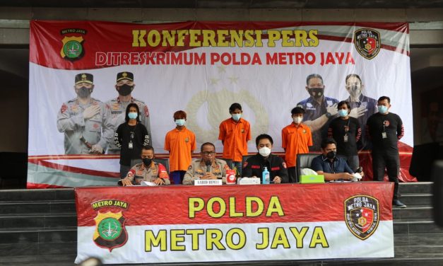 Subdit 3 Resmob Ditreskrimum Polda Metro Jaya telah berhasil melakukan pengungkapan dan penangkapan terhadap pelaku Tindak Pidana Pembunuhan dan atau Kekerasan Dengan Tenaga Bersama- Sama Di Muka Umum Terhadap Orang dan atau Pencurian,