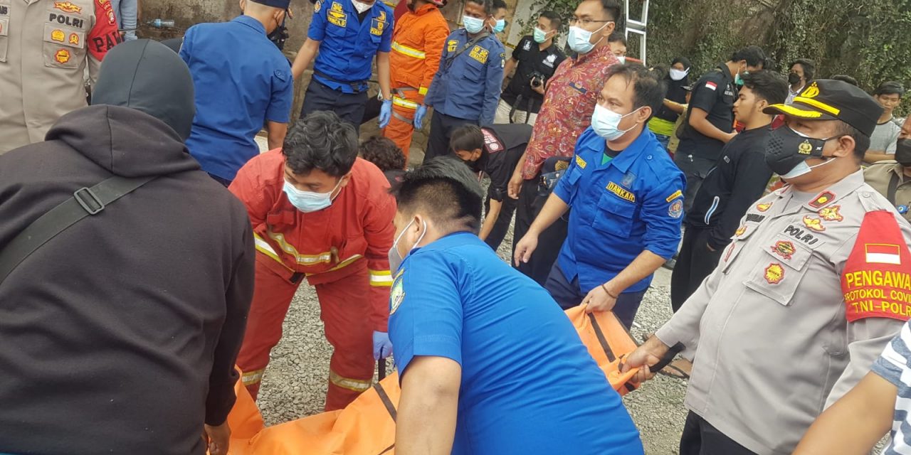 Polsek Cipondoh Evakuasi Tiga Orang Tewas Didalam Gorong-gorong Diduga Kecelakaan Kerja di Cipondoh