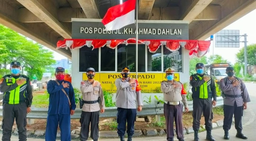 Kapolsek Cipondoh Lakukan Pengecekan Pos Pengamanan Natal 2021 dan Tahun Baru 2022