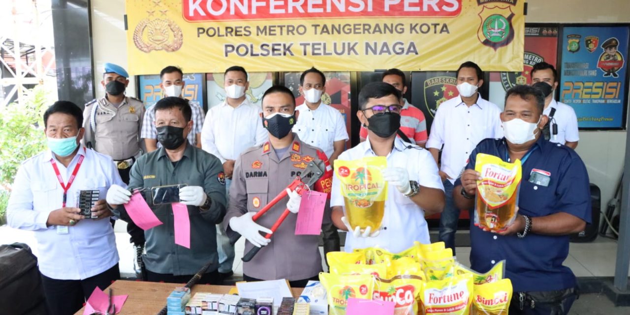 KONFERENSI PERS TINDAK PIDANA PENCURIAN DENGAN PEMBERATAN ( MODUS BOBOL ALFAMART DAN INDOMARET) Pasal 363 Ayat 1 ke 4 dan 5 KUHP “ Dengan Ancaman Pidana 7 ( Tujuh ) Tahun Penjara