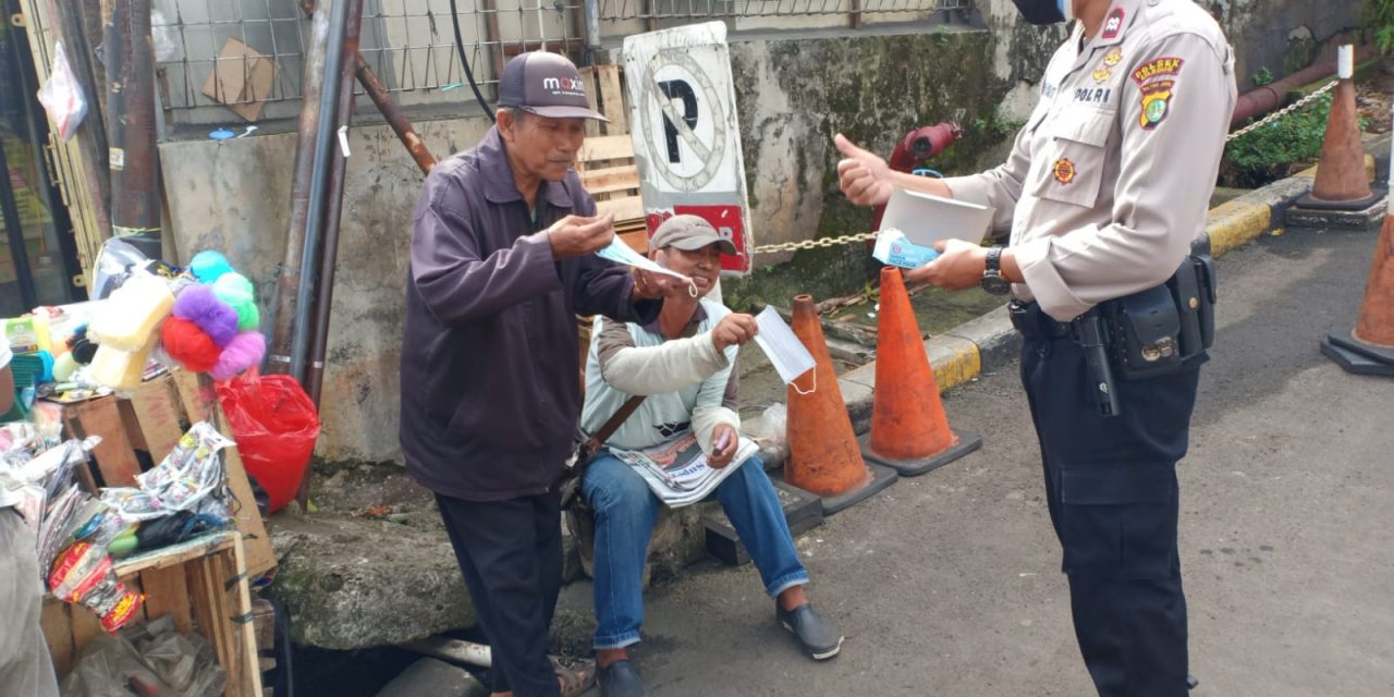 Patroli Yustisi dan Himbauan Protokol Kesehatan dan Pembagian Masker di wilkum Polsek Ciledug