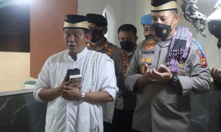 Kapolres Metro Tangerang Kota Kombes Pol Komarudin, S.I.K, M.M Bersama Jajaran Silaturahmi Ke Masjid Pintu 1000 Bayur..