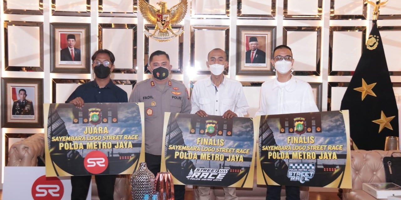 Kapolda Memberikan Apresiasi Kepada 3 Finalis Sayembara Logo Street Race Polda Metro Jaya*