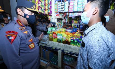 Tinjau Pasar Muntilan, Kapolri Minta Pedagang Laporkan Jika Distribusi Minyak Curah Terganggu