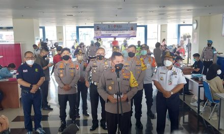 KAPOLDA METRO JAYA : BERGERAK LEBIH AWAL BUKA GERAI VAKSINASI DI TERMINAL PULO GEBANG   